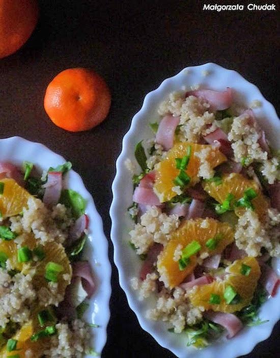 Sałatka z quinoa, pomarańczą i szynką