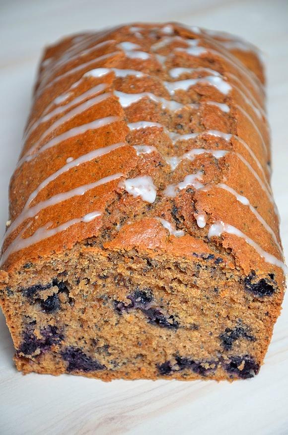 Pełnoziarniste ciasto z jagodami i herbatą Earl Grey
