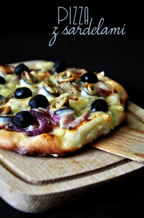 Eksperymenty z pizzą z sardelami i anchois