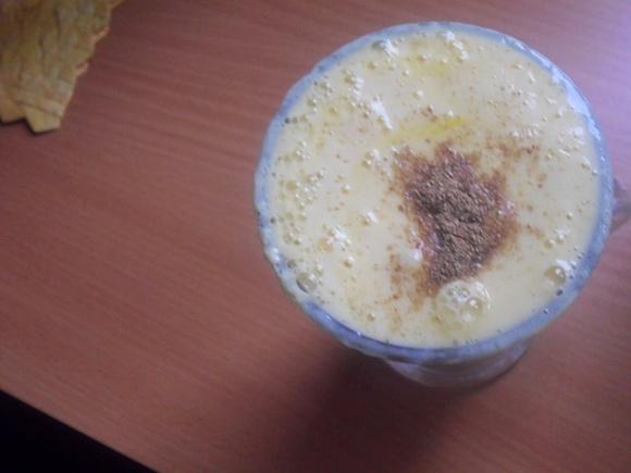Poranne orzeźwienie z mango lassi