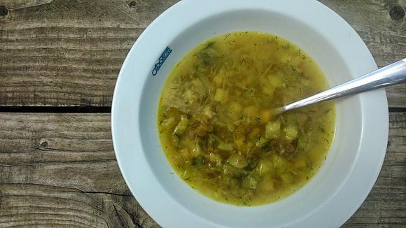 Zupa ze świeżych ogórków