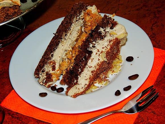 Tort kawowo-czekoladowy z bezą