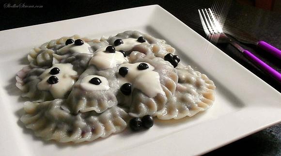 Pierogi z jagodami