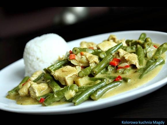 Curry z kurczakiem i fasolką szparagową