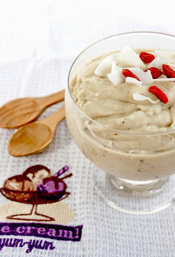 Witariańskie lody bananowo-orzechowe bez glutenu i cukru