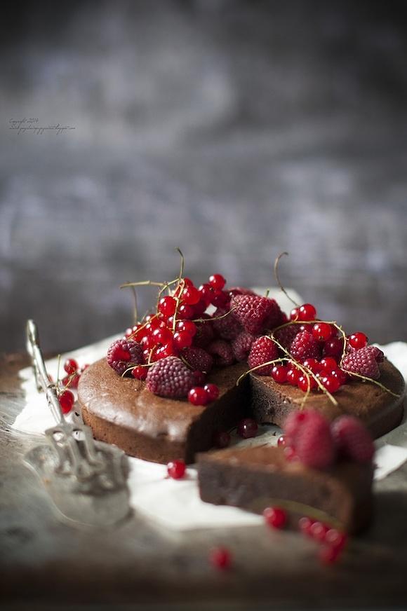 Brownie z owocami sezonowymi