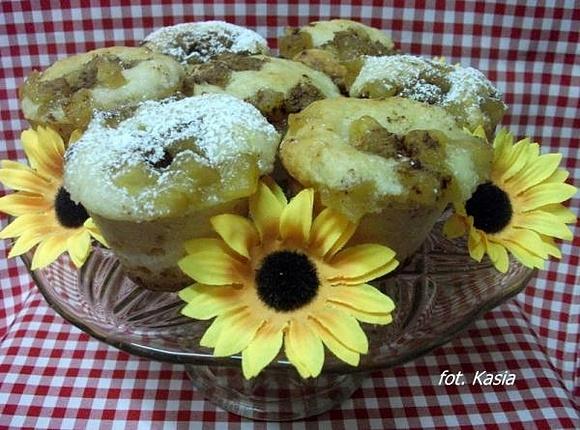 Muffinki z karmelizowanymi jabłkami