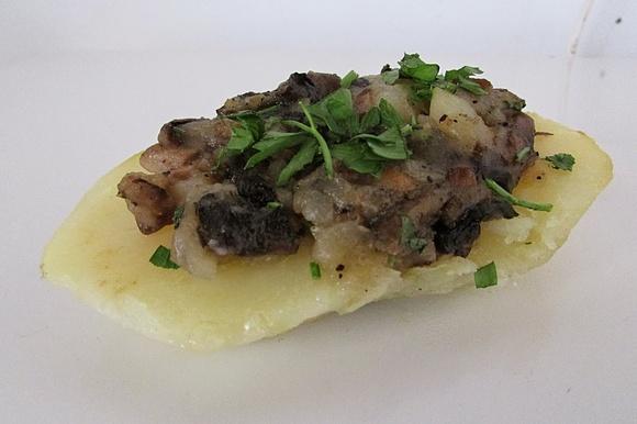 Ziemniaki faszerowane pieczarkami