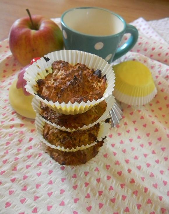 Razowe jabłkowe muffinki
