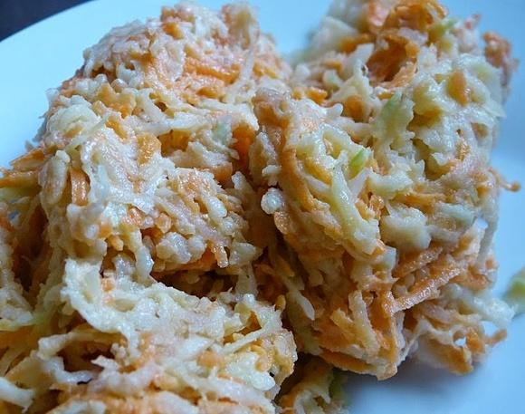 Surówka z kalarepki - prosty przepis na zdrową surówkę