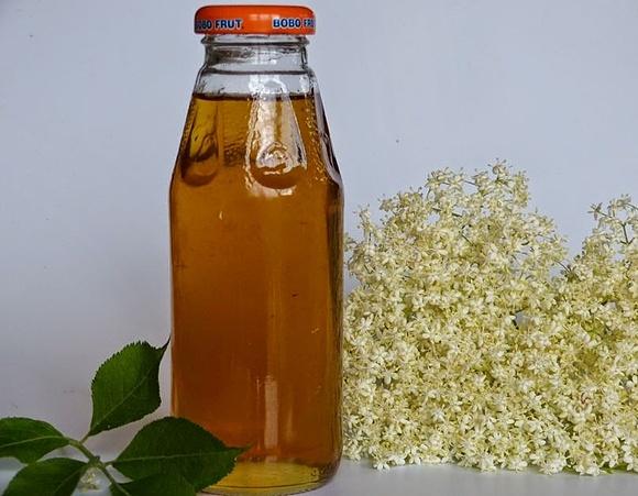 Syrop z kwiatów czarnego bzu