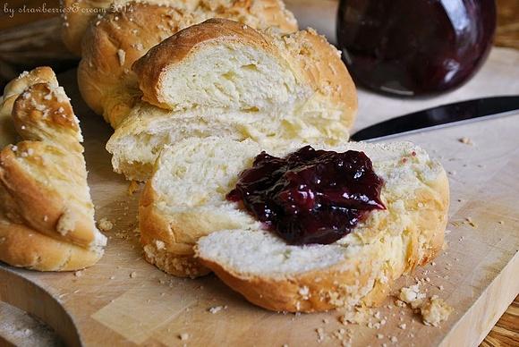 Bułki drożdżowe z różaną kruszonką