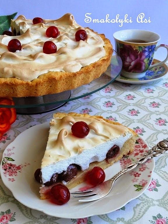 Tarta z wiśniami i bezą