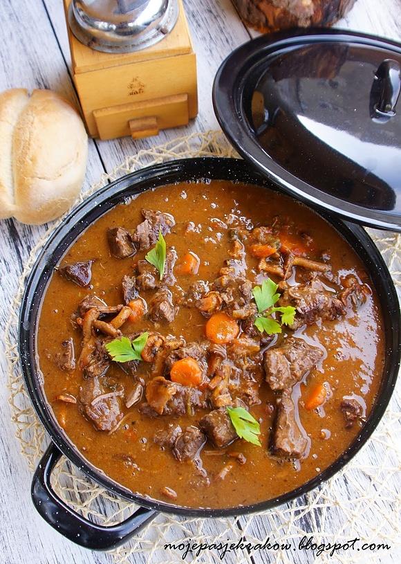 Boeuf Bourguignon wołowina po burgundzku