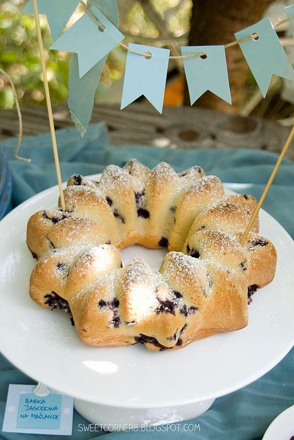 Babka jagodowa na maślance
