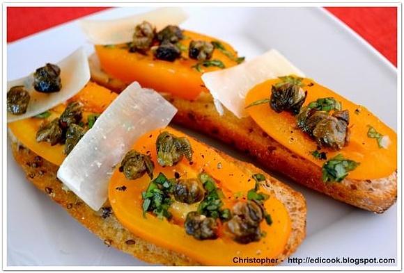Bruschetta ze smażonymi kaparami