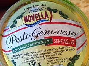 Pesto alla genovese - tradycyjny sos z bazylii z Genui