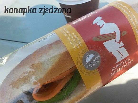 Śniadanie w Orlenie z kanapką orientalną i marchewką
