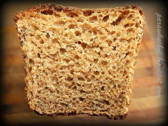 Razowiec z tymiankiem i cheddarem