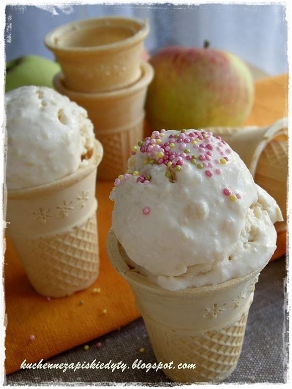 Lody jabłkowe z kropelką rumu