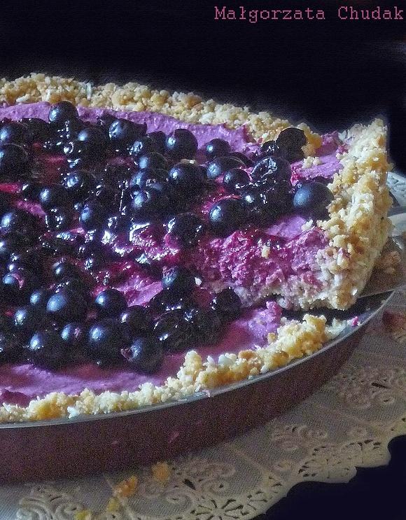 Tarta serowa z czarną porzeczką bez pieczenia