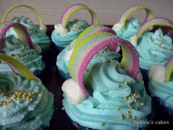 Rainbow Cupcakes - kolorowe muffinki na dziecięce imprezy