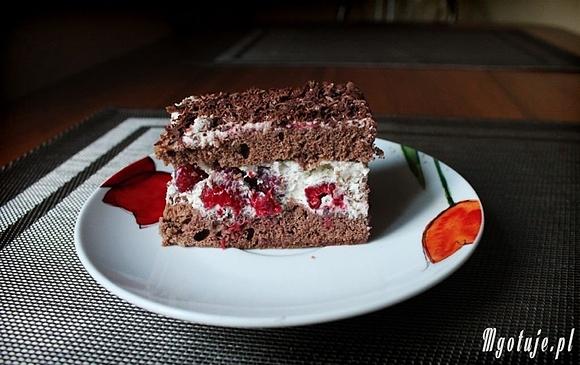 Stracciatella z malinami