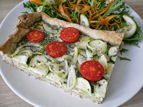 Frittata na cieście drożdżowym śniadanie obiadowe