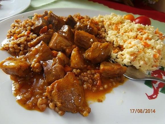 Gulasz z mięsem i warzywami