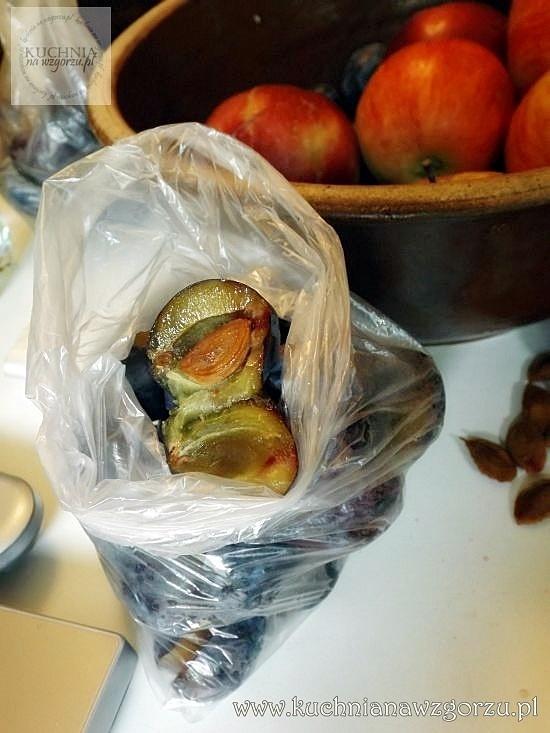 Jak mrozić śliwki na zimę do ciasta drożdżowego