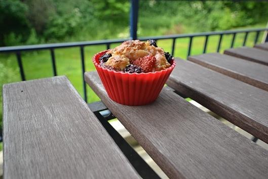 Muffinki bananowo-truskawkowo-jagodowe
