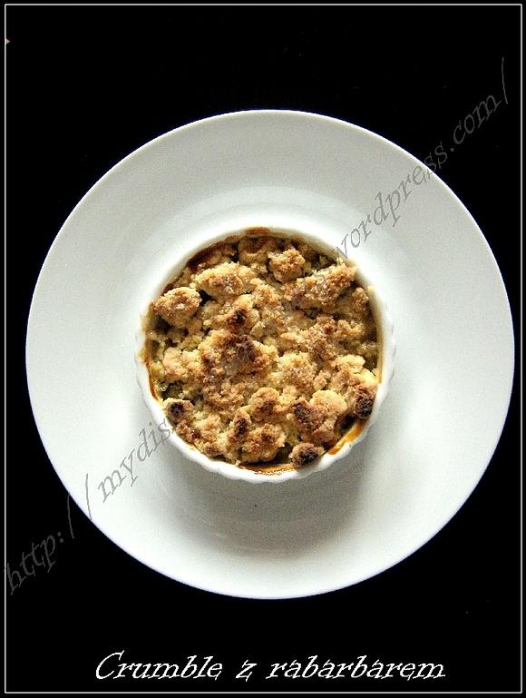 Crumble z rabarbarem