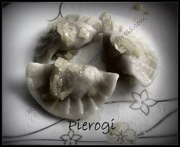 Pierogi z boczkiem i serem białym