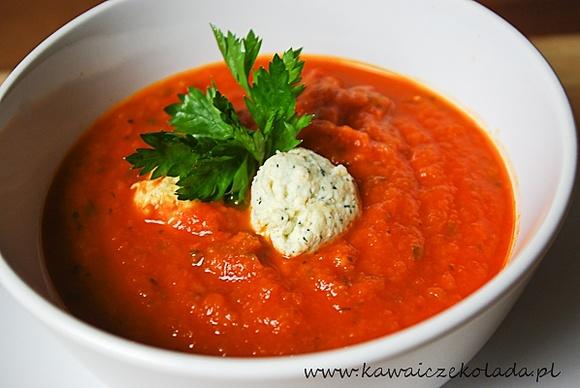 Pulpeciki drobiowe w sosie pomidorowo-marchwiowym