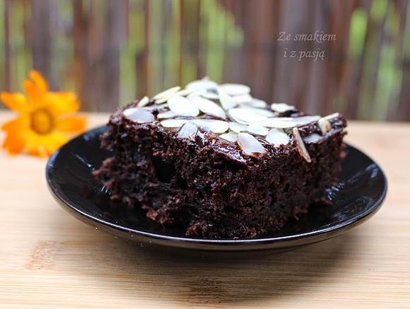 Pełnoziarniste orkiszowe brownie z cukinią bez cukru
