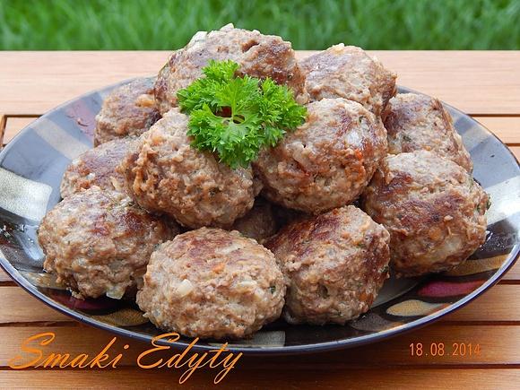 Pulpety - przepis na mięso mielone w aromatycznym sosie