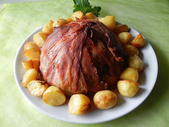 Kalafior w mięsnym okryciu