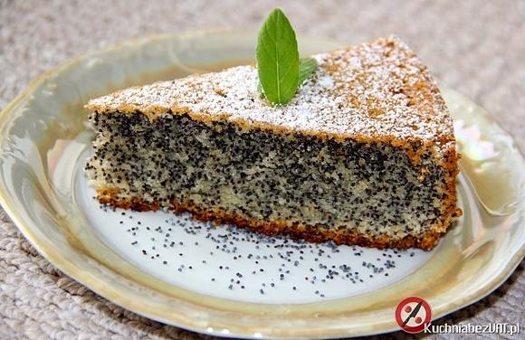 Piegusek – tradycyjne ciasto z makiem i słodką masą