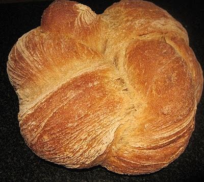 Pain de compagne w kształcie tiary - weekendowa piekarnia #75
