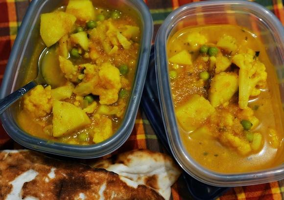 Aloo Gobi czyli Indianowa potrawka z kalafiora i ziemniaków