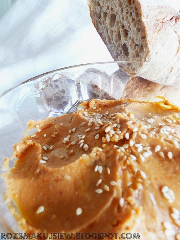 Hummus z suszonymi pomidorami