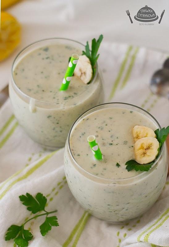 Smoothie z bananem i pietruszką