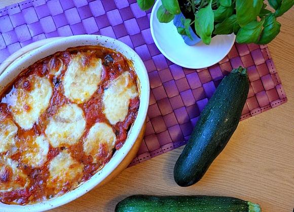 Zapiekana cukinia z pomidorami i mozzarellą