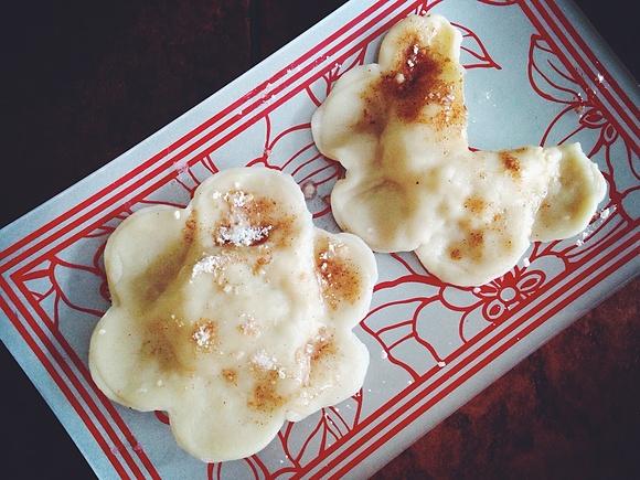 Pierogi z kaszą jaglaną i jabłkami