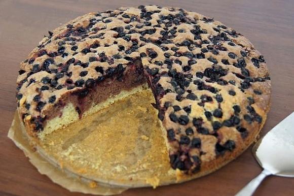 Ciasto z czarnymi porzeczkami