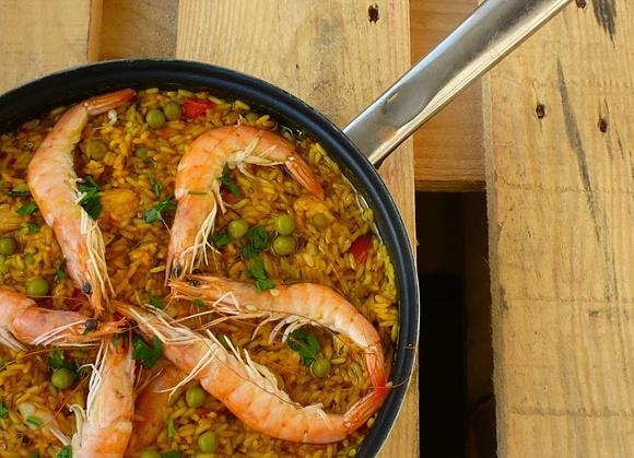 Paella mixta z langustynkami i kurczakiem