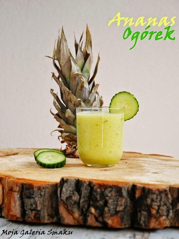 Smoothie ananasowo-ogórkowe z miętą i imbirem