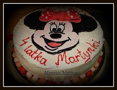 Tort Myszka Minnie ze śmietaną i dekoracją z masy cukrowej