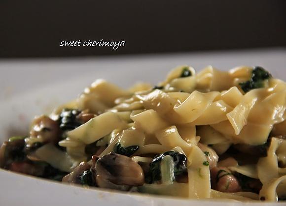 Viva la Pasta! Szybki obiad z makaronem, pieczarkami i boczkiem