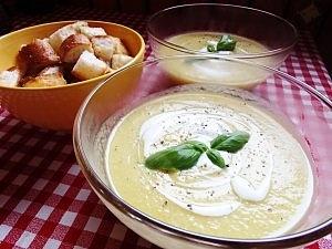 Zupa krem z cukinii z curry